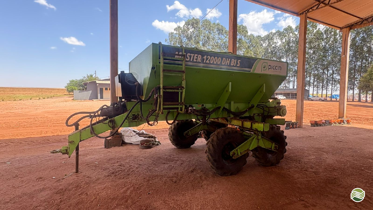 IMPLEMENTOS AGRICOLAS DISTRIBUIDOR CALCÁRIO 12000 Kg Pró Campo Concessionária Stara - Rondonópolis RONDONOPOLIS MATO GROSSO MT